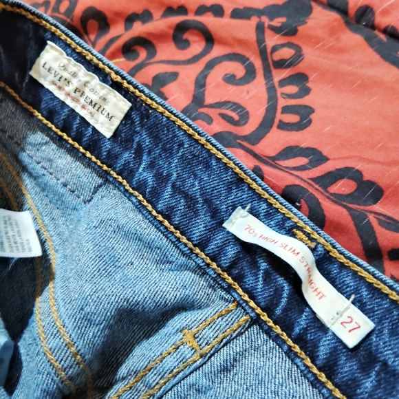 Vtg Levis 90s/Y2K 70s High Slim Straight Blue Denim Mom Jeans - Picture 10 of 16